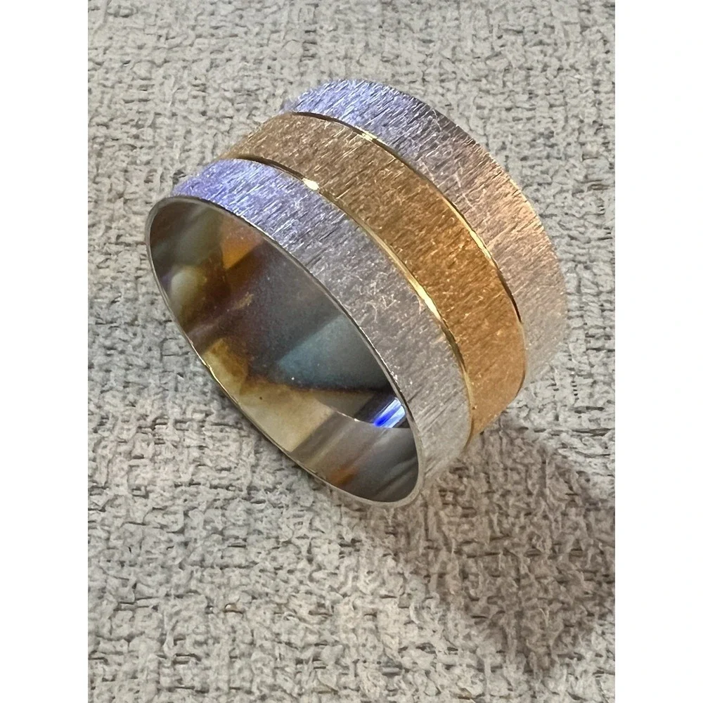 Wm. A Rogers Vintage Silver and Gold Plate‎ Set of 8 Napkin Rings New in Package